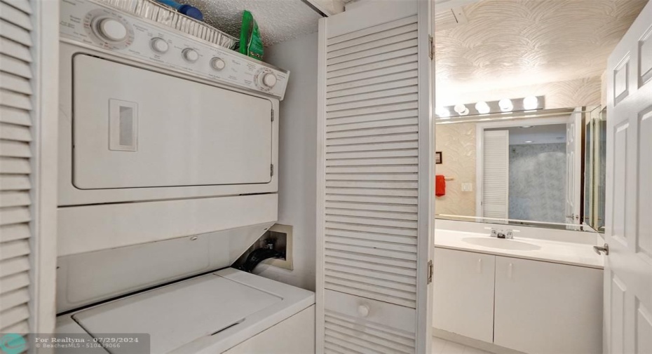 WASHER/DRYER INSIDE CONDO FOR YOUR CONVENIENCE