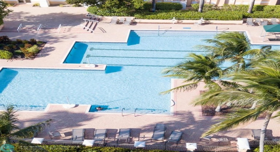 MAIN CLUBHOUSE POOL
