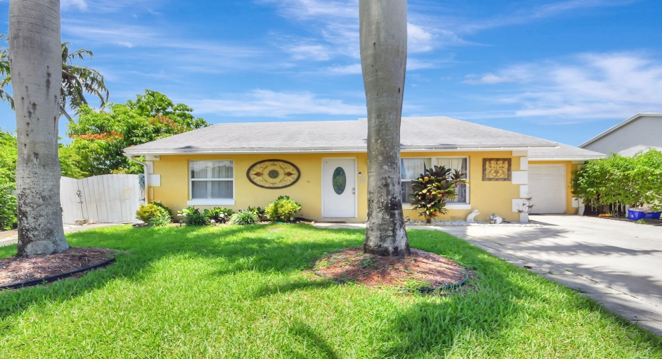 5602 Lake George Place, Lake Worth, Florida 33463, 4 Bedrooms Bedrooms, ,2 BathroomsBathrooms,Single Family,For Sale,Lake George,RX-11007807