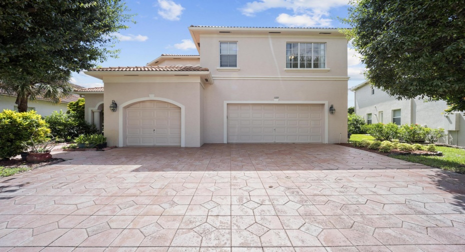 1221 Canyon Way, Wellington, Florida 33414, 5 Bedrooms Bedrooms, ,4 BathroomsBathrooms,Single Family,For Sale,Canyon,RX-11007850
