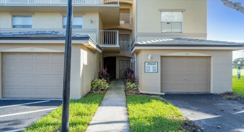 2060 Greenview Shores Boulevard Unit 308, Wellington, Florida 33414, 2 Bedrooms Bedrooms, ,2 BathroomsBathrooms,Residential Lease,For Rent,Greenview Shores,308,RX-11007869