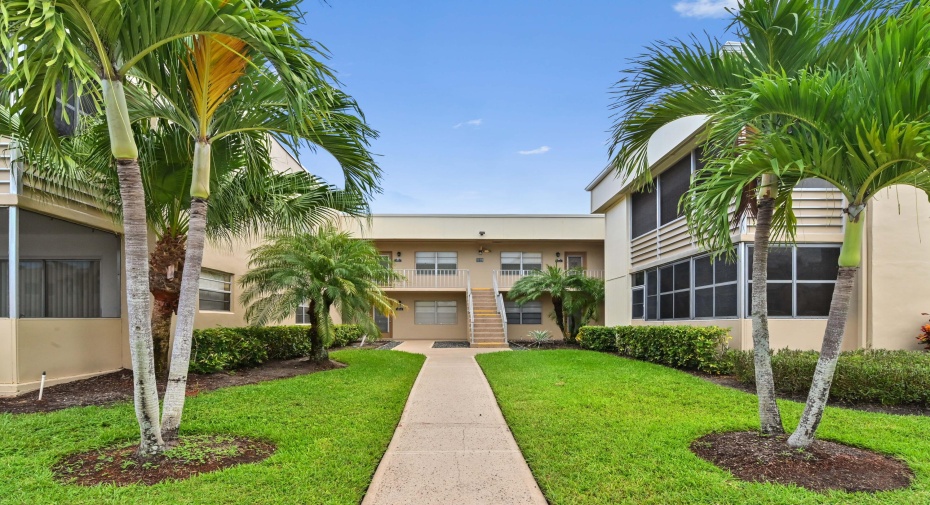 389 Capri I, Delray Beach, Florida 33484, 2 Bedrooms Bedrooms, ,2 BathroomsBathrooms,Condominium,For Sale,Capri I,1,RX-11008176