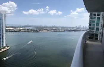 Breathtaking view over Biscayne Bay and the Port of Miami