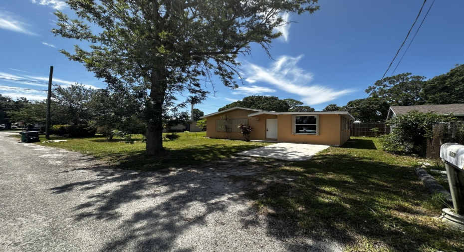 3301 Meadow Lane, Fort Pierce, Florida 34947, 4 Bedrooms Bedrooms, ,2 BathroomsBathrooms,Residential Lease,For Rent,Meadow,RX-11008414