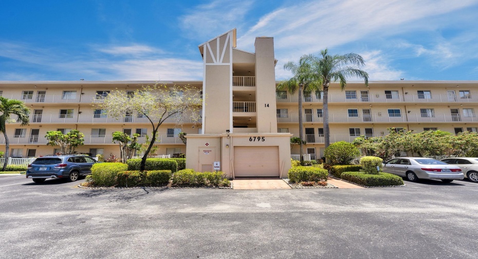 6795 Huntington Lane Unit 403, Delray Beach, Florida 33446, 2 Bedrooms Bedrooms, ,2 BathroomsBathrooms,Residential Lease,For Rent,Huntington,4,RX-11008427