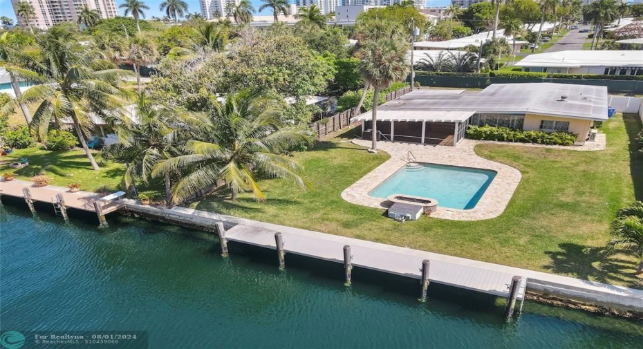 10,000 sq. ft. Lot and Private Dock
