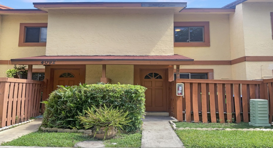 4090 Sierra Terrace, Sunrise, Florida 33351, 2 Bedrooms Bedrooms, ,1 BathroomBathrooms,Townhouse,For Sale,Sierra,2,RX-11008543