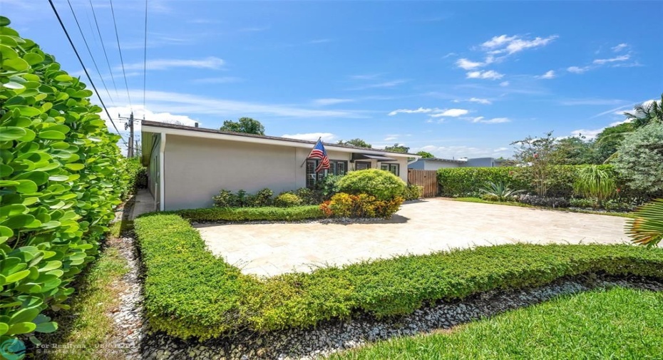 Plenty of Parking for Family & Friends. Direct access to Kitchen & Laundry Room from left side if you prefer to bring your groceries through the Kitchen versus the Front.