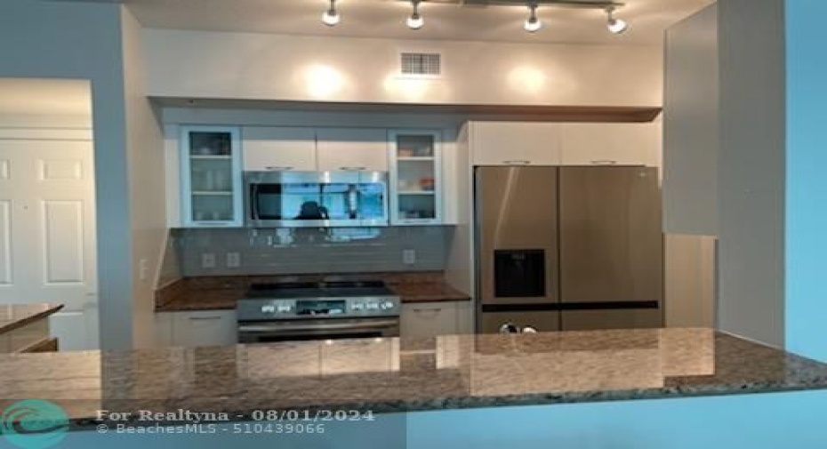 Newer Tile Backsplash & SS Appliances