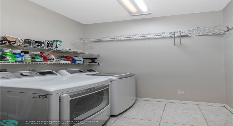 Laundry - Full Size Washer/Dryer in Laundry Room