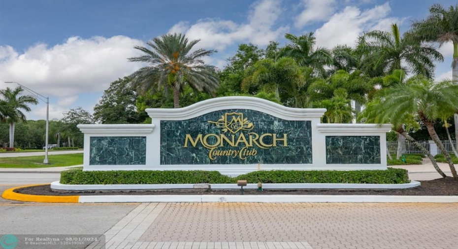 Monarch Country Club Entrance