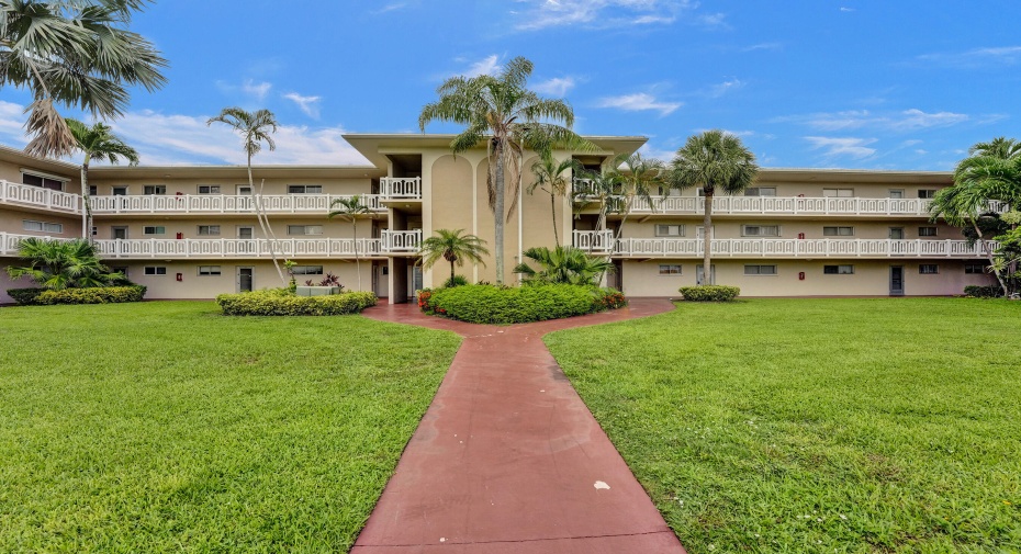 2606 S Garden Drive Unit 308, Lake Worth, Florida 33461, 2 Bedrooms Bedrooms, ,1 BathroomBathrooms,Residential Lease,For Rent,Garden,308,RX-11008173