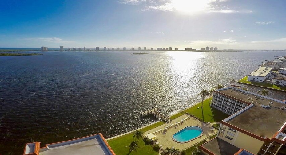 105 Paradise Harbour Boulevard Unit 502, North Palm Beach, Florida 33408, 2 Bedrooms Bedrooms, ,2 BathroomsBathrooms,Condominium,For Sale,Paradise Harbour,5,RX-11008620