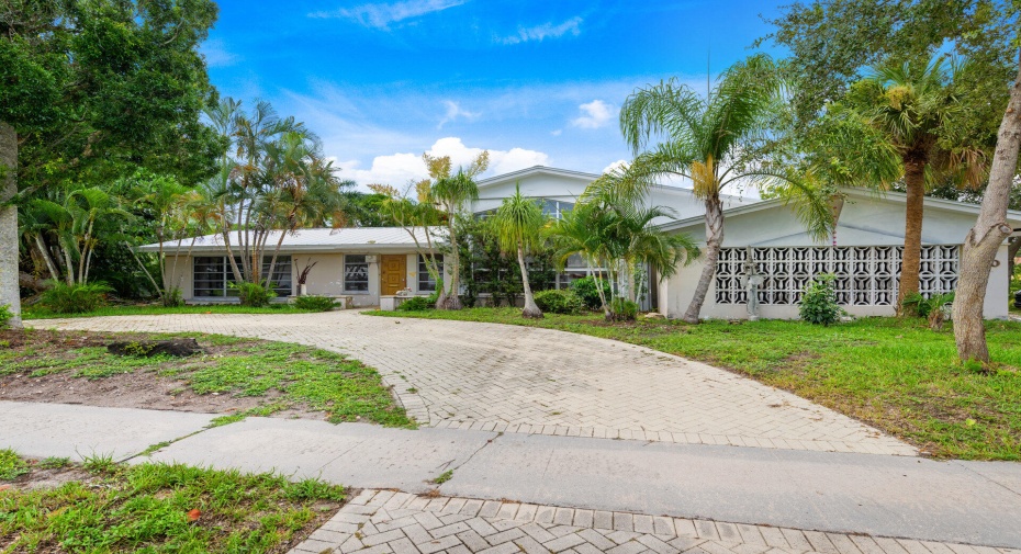 850 W Royal Palm Road, Boca Raton, Florida 33486, 2 Bedrooms Bedrooms, ,2 BathroomsBathrooms,Single Family,For Sale,Royal Palm,RX-11008641