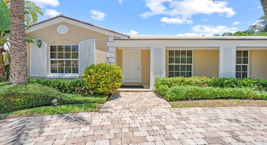 217 Via Linda, Palm Beach, Florida 33480, 3 Bedrooms Bedrooms, ,4 BathroomsBathrooms,Single Family,For Sale,Via Linda,RX-11008664