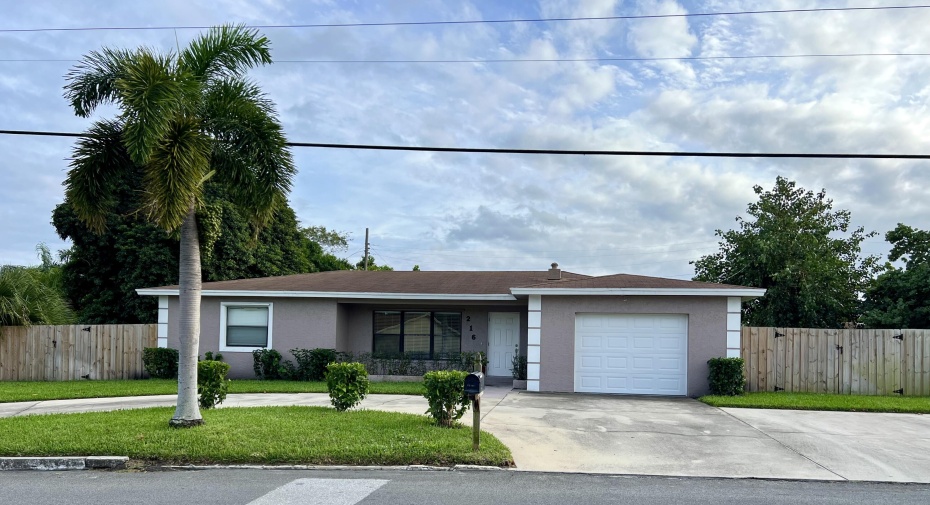 216 NW 4th Avenue, Boynton Beach, Florida 33435, 4 Bedrooms Bedrooms, ,2 BathroomsBathrooms,Residential Lease,For Rent,4th,1,RX-11008691