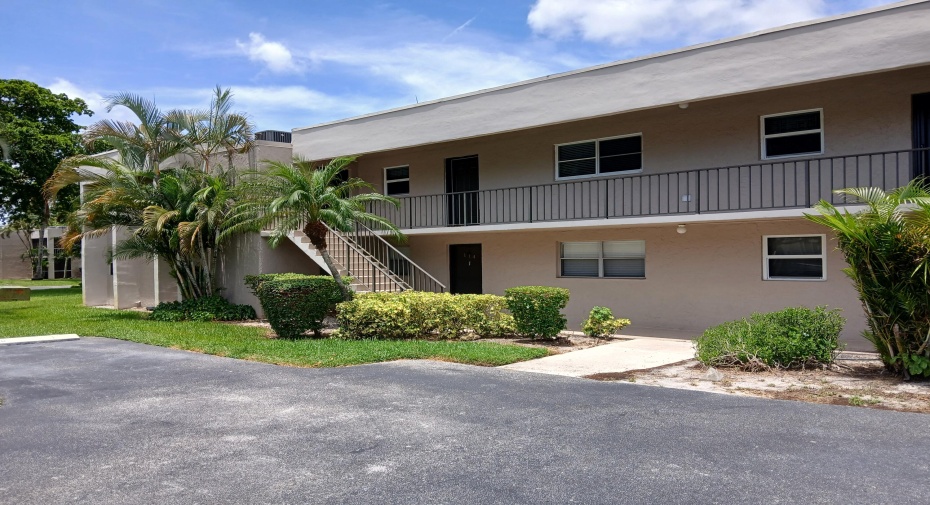 8528 Old Country Manor Unit 113, Davie, Florida 33328, 2 Bedrooms Bedrooms, ,2 BathroomsBathrooms,Residential Lease,For Rent,Old Country,1,RX-11008698