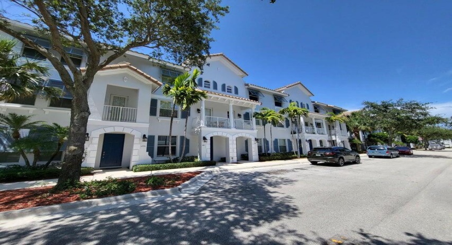 1282 Via De Fossi, Boynton Beach, Florida 33426, 4 Bedrooms Bedrooms, ,3 BathroomsBathrooms,Residential Lease,For Rent,Via De Fossi,RX-11008790