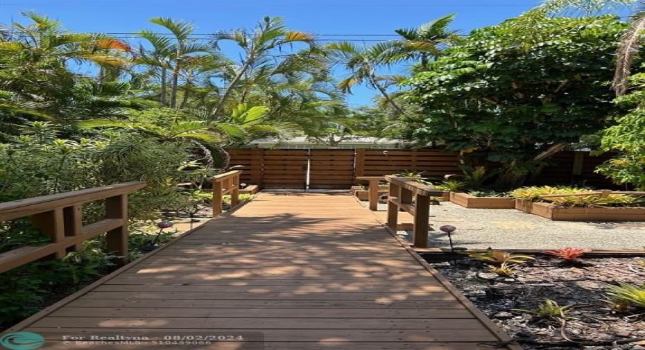 Walkway from house to street entrance