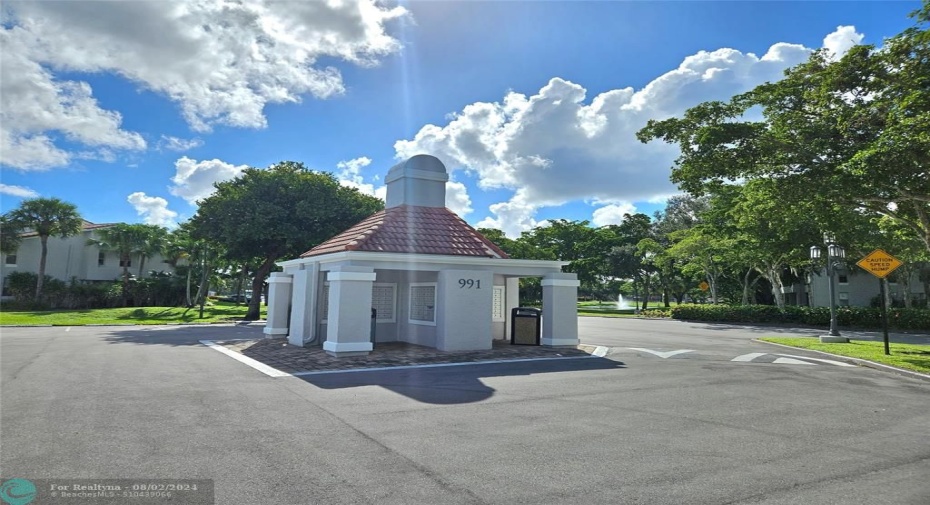 MAIL KIOSK