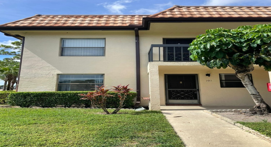 7101 Golf Colony Ct Court Unit 101, Lake Worth, Florida 33467, 2 Bedrooms Bedrooms, ,2 BathroomsBathrooms,Residential Lease,For Rent,Golf Colony Ct,1,RX-11009168