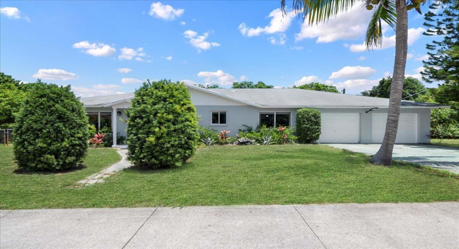 12293 SE Florida Avenue, Hobe Sound, Florida 33455, 3 Bedrooms Bedrooms, ,3 BathroomsBathrooms,Single Family,For Sale,Florida,RX-11009246