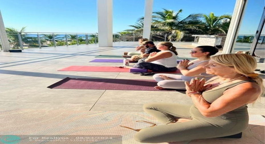 yoga at oceanic on Sundays