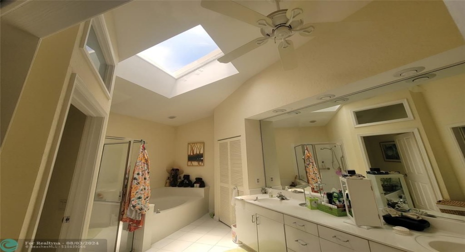 NOTE SKYLIGHT IN MASTER BATHROOM