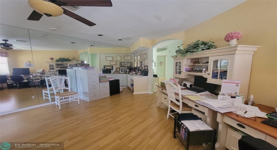 NOTE SKYLIGHT IN MASTER BATHROOM