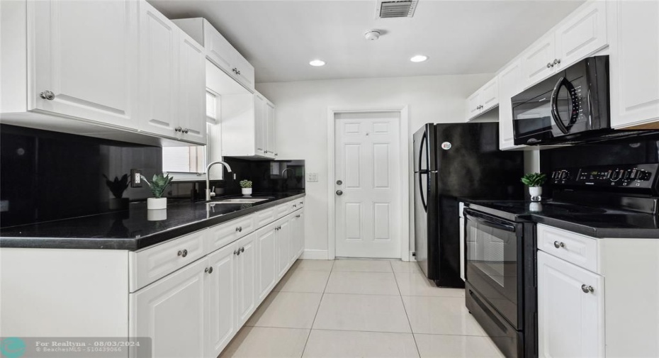 granite counter-tops, great cabinet space