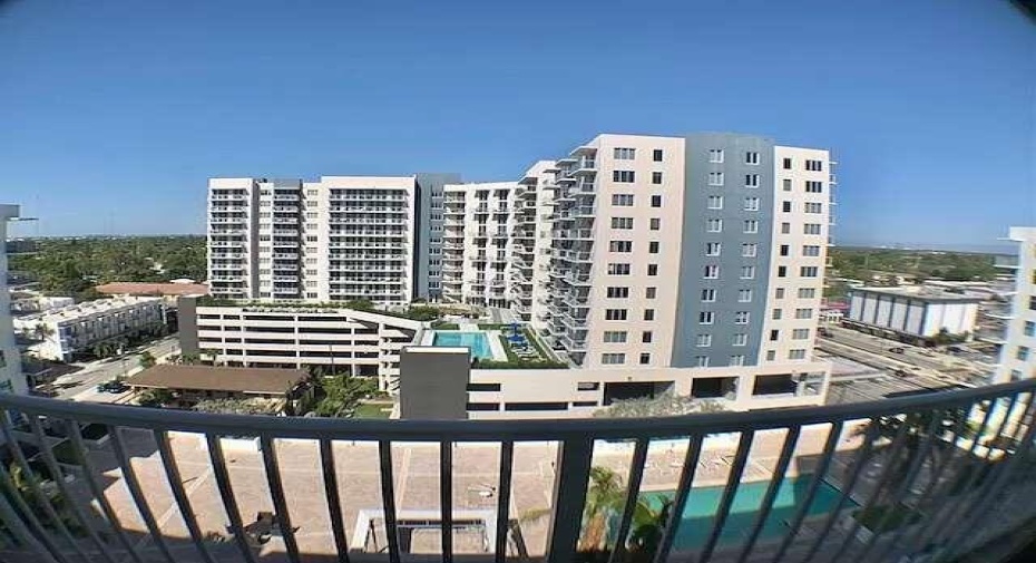 140 S Dixie Highway Unit 1012, Hollywood, Florida 33020, 2 Bedrooms Bedrooms, ,2 BathroomsBathrooms,Residential Lease,For Rent,Dixie,10,RX-11009343