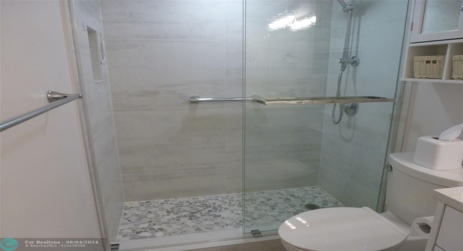 WALK IN SHOWER MAIN BATH