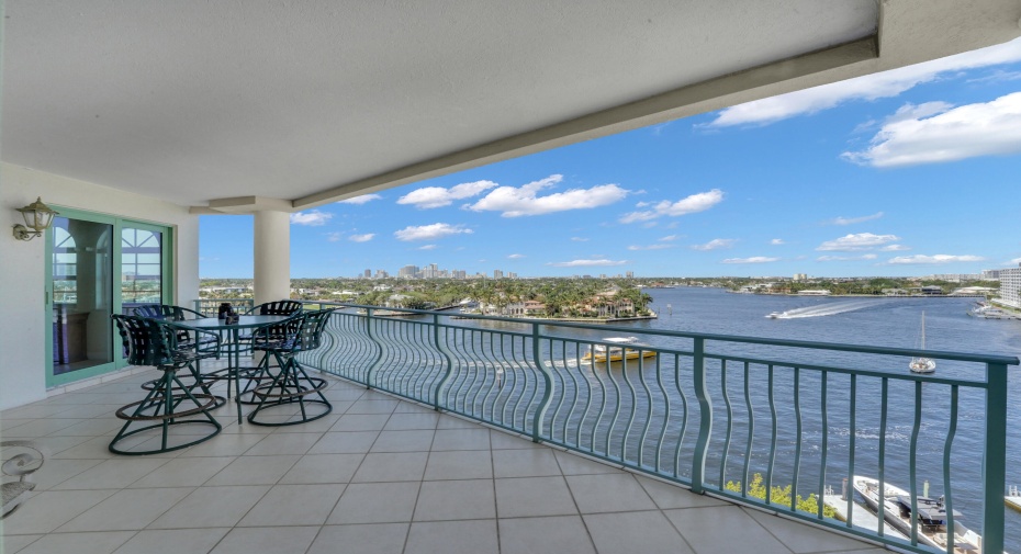 301 N Birch Road Unit 8 N, Fort Lauderdale, Florida 33304, 3 Bedrooms Bedrooms, ,3 BathroomsBathrooms,Condominium,For Sale,Birch,8,RX-10973481