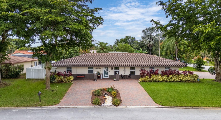 8433 NW 27th Drive, Coral Springs, Florida 33065, 4 Bedrooms Bedrooms, ,2 BathroomsBathrooms,Single Family,For Sale,27th,RX-11009926