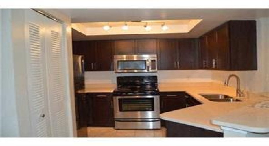 4187 N Haverhill Road Unit 502, West Palm Beach, Florida 33417, 2 Bedrooms Bedrooms, ,2 BathroomsBathrooms,Condominium,For Sale,Haverhill,1,RX-11009954