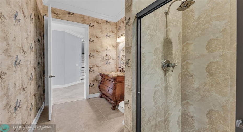 Downstairs full cabana bathroom with walk in shower