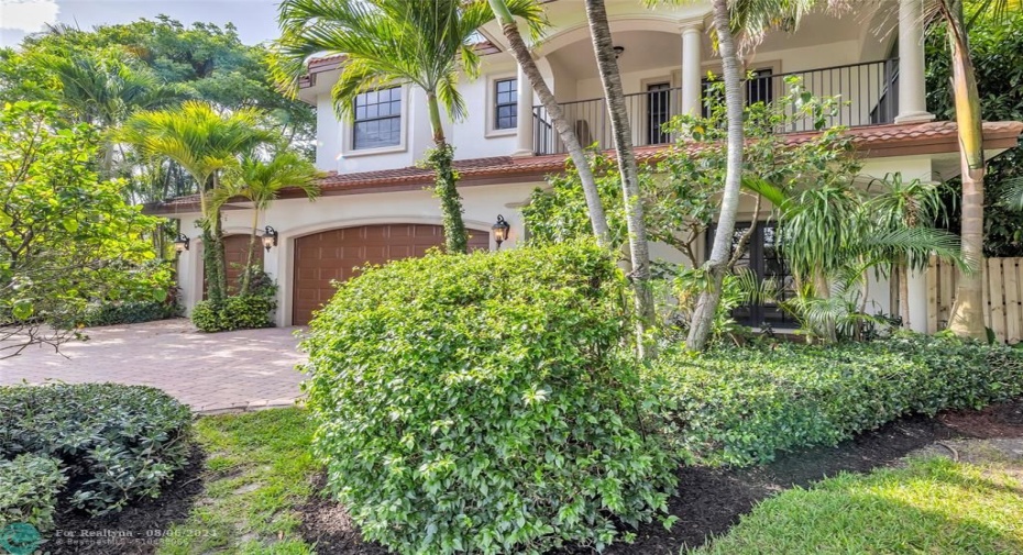 Tropical Oasis in Lake Placid of Lighthouse Point