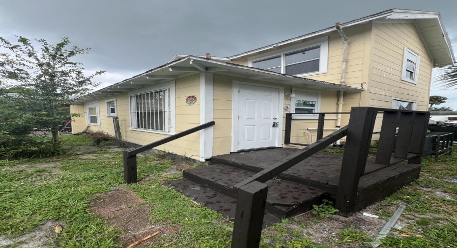 321 N 11th Street Unit B, Fort Pierce, Florida 34950, 2 Bedrooms Bedrooms, ,1 BathroomBathrooms,F,For Sale,11th Street,1,RX-11010064