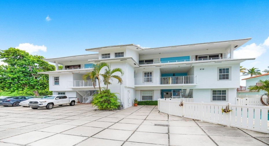 Pompano Beach, Florida 33062, 2 Bedrooms Bedrooms, ,2 BathroomsBathrooms,Condominium,For Sale,4,RX-11010086