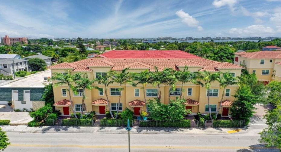 220 S Federal Highway Unit 1, Lake Worth Beach, Florida 33460, 2 Bedrooms Bedrooms, ,2 BathroomsBathrooms,Residential Lease,For Rent,Federal,RX-11010158