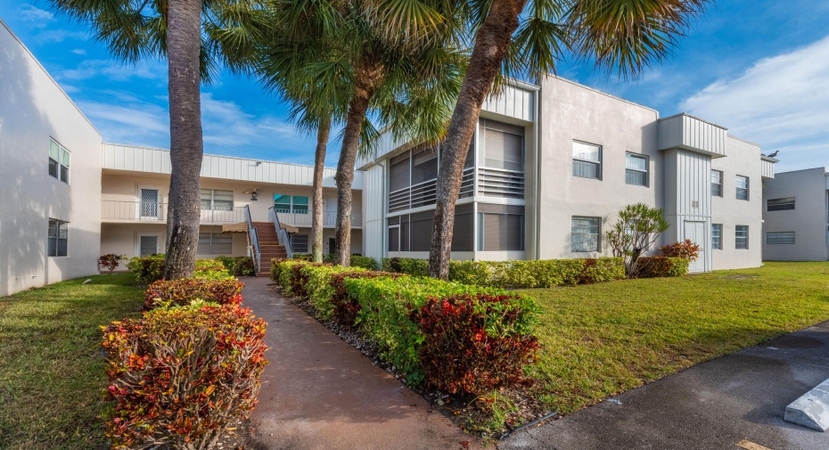 108 Normandy C Lane, Delray Beach, Florida 33484, 2 Bedrooms Bedrooms, ,2 BathroomsBathrooms,Condominium,For Sale,Normandy C,1,RX-11010246