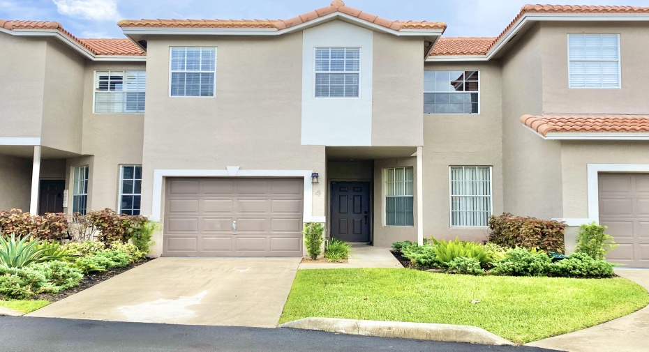 20950 Via Azalea Unit 4, Boca Raton, Florida 33428, 3 Bedrooms Bedrooms, ,2 BathroomsBathrooms,Residential Lease,For Rent,Via Azalea,RX-11010275