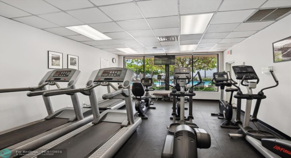 Workout rooms on the Beach with cardio and weight machines