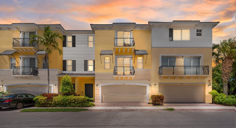 639 NW 38th Circle, Boca Raton, Florida 33431, 4 Bedrooms Bedrooms, ,3 BathroomsBathrooms,Townhouse,For Sale,38th,RX-11008511