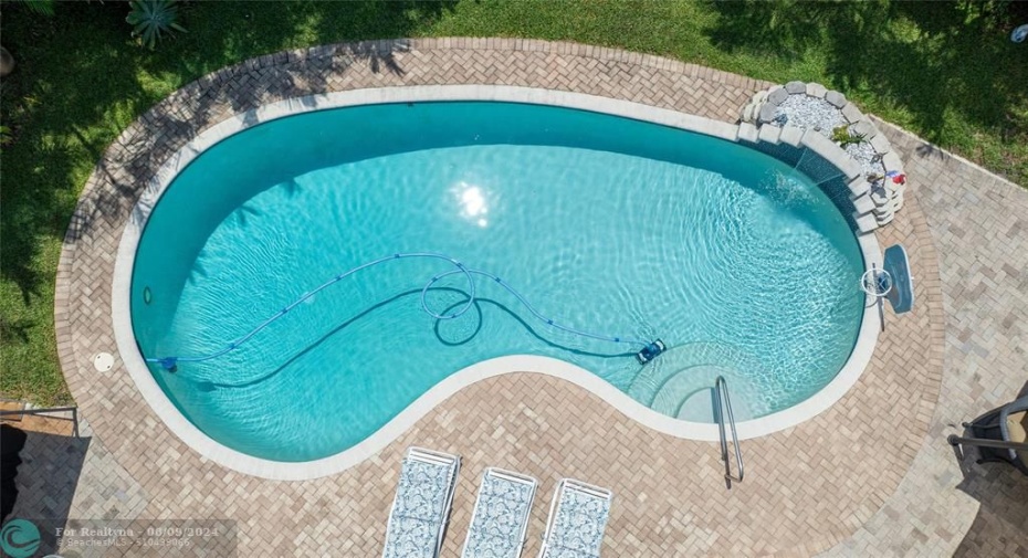 17x35 kidney shaped saltwater pool