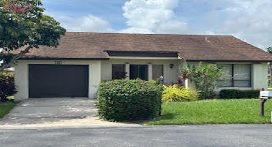 6110 Ambertree Lane, Greenacres, Florida 33463, 2 Bedrooms Bedrooms, ,2 BathroomsBathrooms,Residential Lease,For Rent,Ambertree,RX-11010636