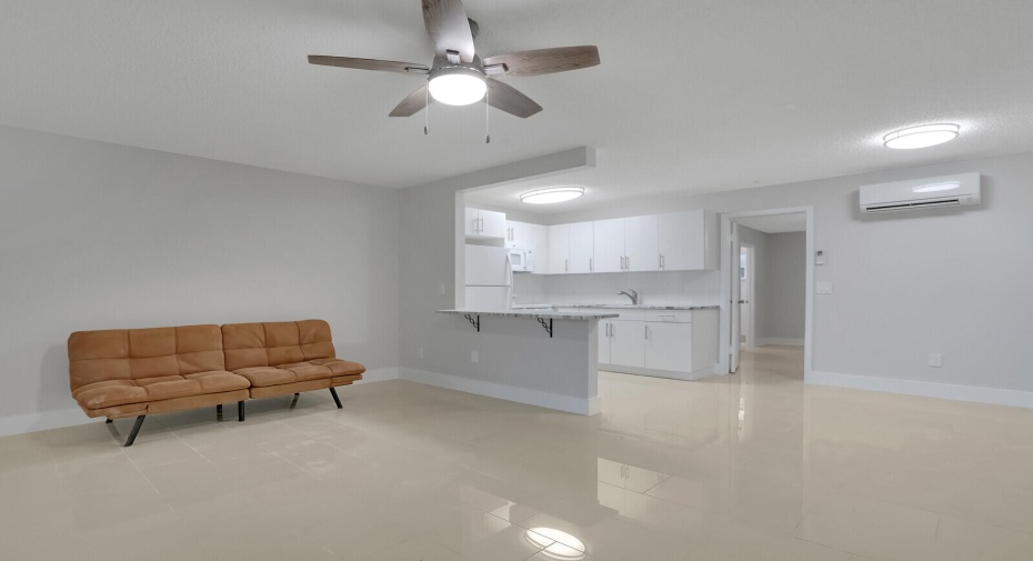 914 N Federal Highway Unit 4, Lake Worth Beach, Florida 33460, 1 Bedroom Bedrooms, ,1 BathroomBathrooms,Residential Lease,For Rent,Federal,1,RX-11010886