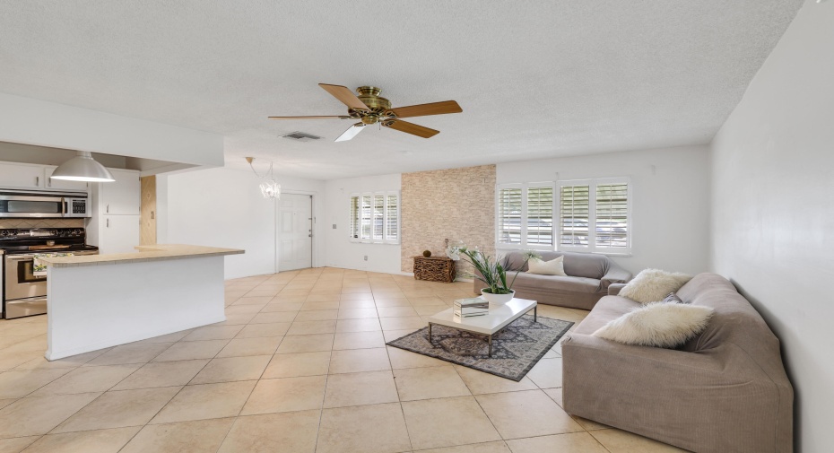 2403 Lowson Boulevard Unit D, Delray Beach, Florida 33445, 2 Bedrooms Bedrooms, ,2 BathroomsBathrooms,Residential Lease,For Rent,Lowson,1,RX-11010963