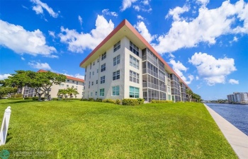 Building directly on the Intracoastal Waterway