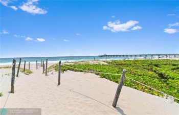 Private Beach access1 bed 1.5 bath